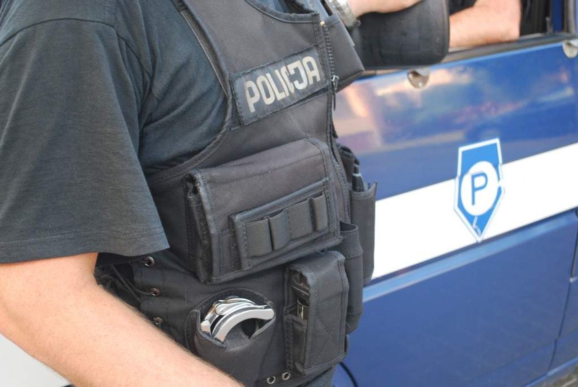 Lublin: 21-latek ukradł whisky z dyskontu i pobił ochroniarza Lublin: 21-latek ukradł whisky z dyskontu i pobił ochroniarza