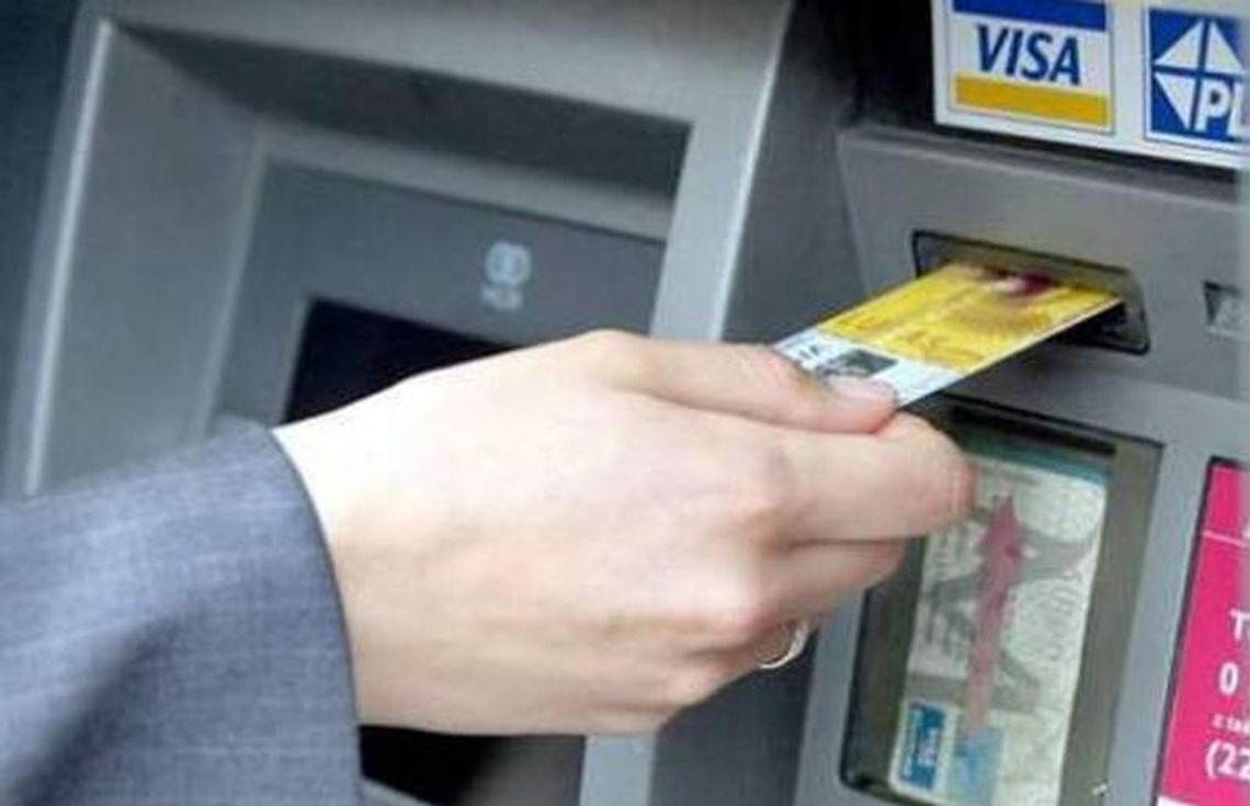 Lublin: 22-latka wyczyściła konto swojemu dziadkowi