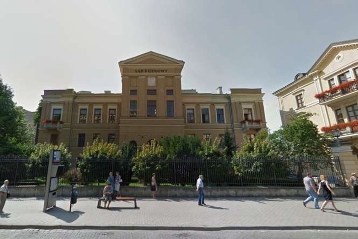 Lublin: 30-latek chciał się spalić przed sądem Lublin: 30-latek chciał się spalić przed sądem
