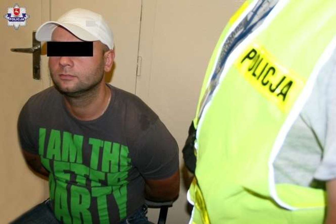 Lublin: Adrian B. schował się przed policją w wersalce