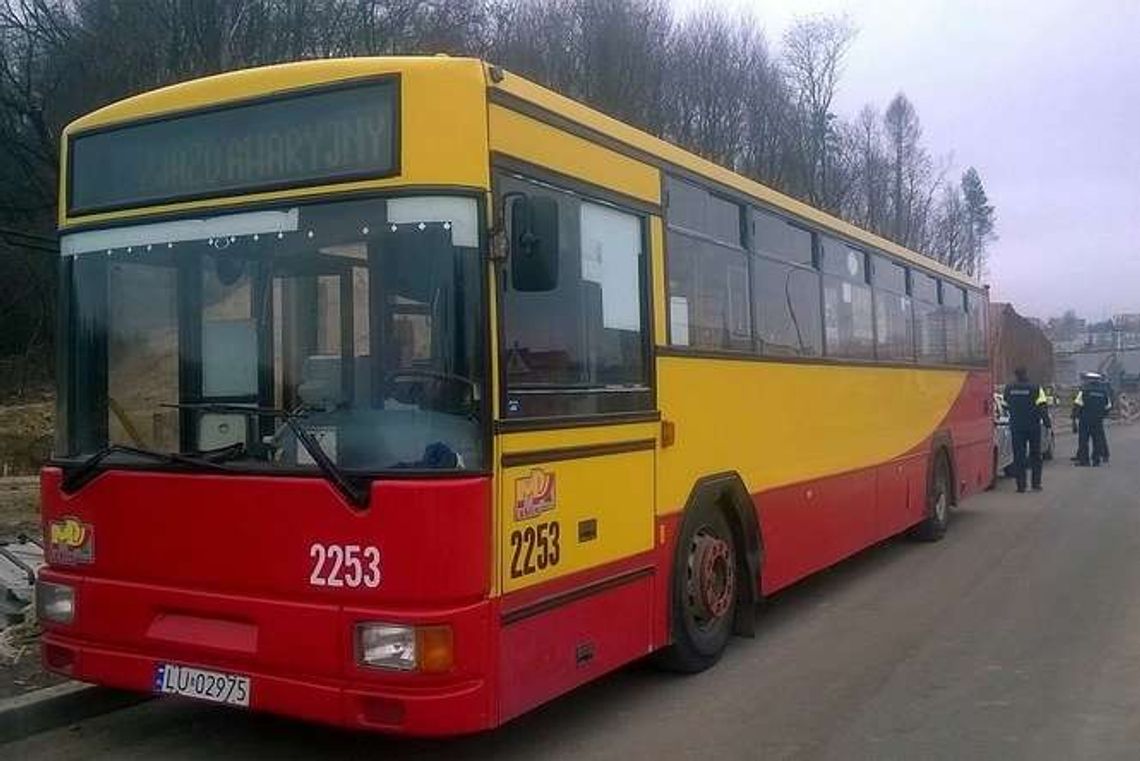 Lublin: Autobus miejski zderzył się z samochodem osobowym