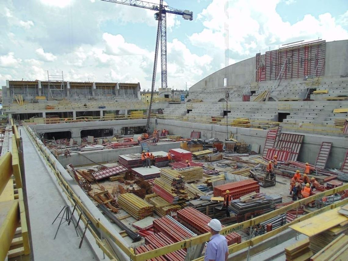 Lublin: Basen olimpijski niedługo będzie miał dach (zdjęcia) Lublin: Basen olimpijski niedługo będzie miał dach (zdjęcia)