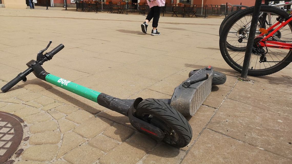 Lublin. Będą kary za nieprawidłowe parkowanie hulajnogi