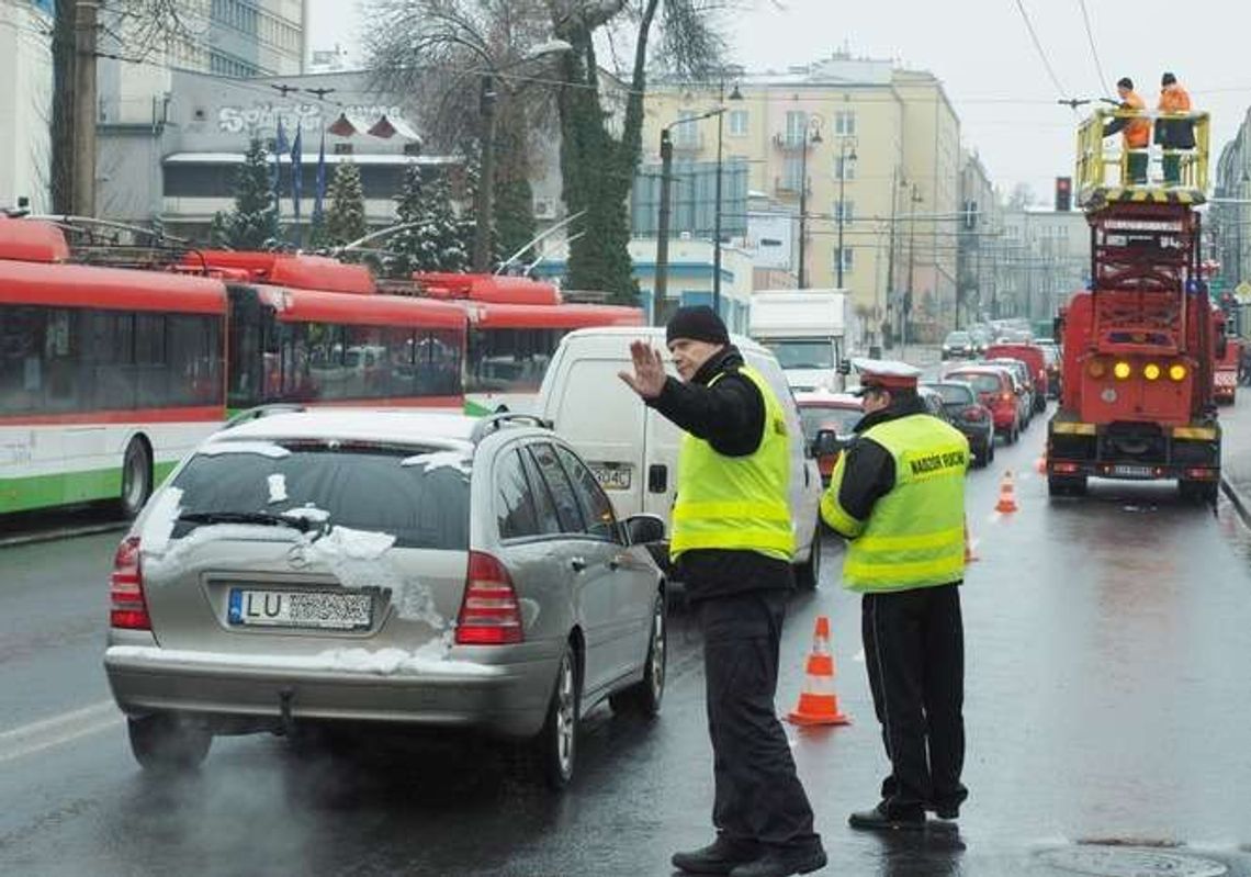 Lublin: Bez utrudnień po zerwaniu trakcji trolejbusowej na al. Piłsudskiego