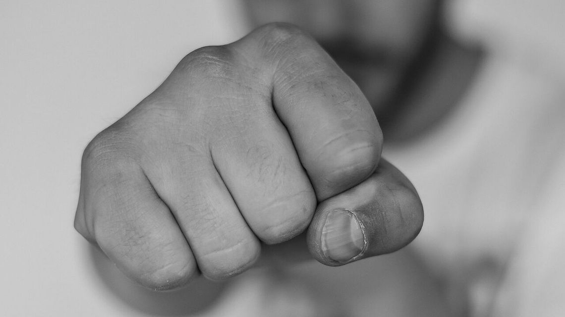 Lublin. Brutalny napad na przechodnia w centrum miasta. 20-letni napastnik aresztowany