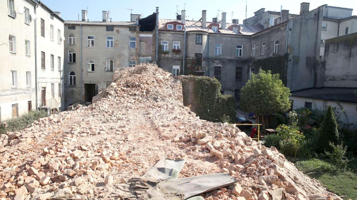 Lublin: Budynek wyburzyli, a gruz został. Mieszkańcy wściekli [zdjęcia]