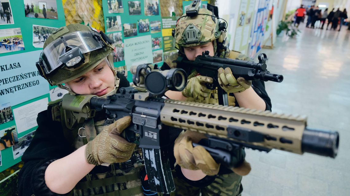 Lublin: Ci uczniowie wiedzą jak składać i rozkładać broń [zdjęcia]