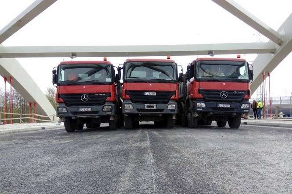 Lublin: Czy nowy most na Bystrzycy wytrzyma obciążenie? Rozpoczęły się testy Lublin: Czy nowy most na Bystrzycy wytrzyma obciążenie? Rozpoczęły się testy