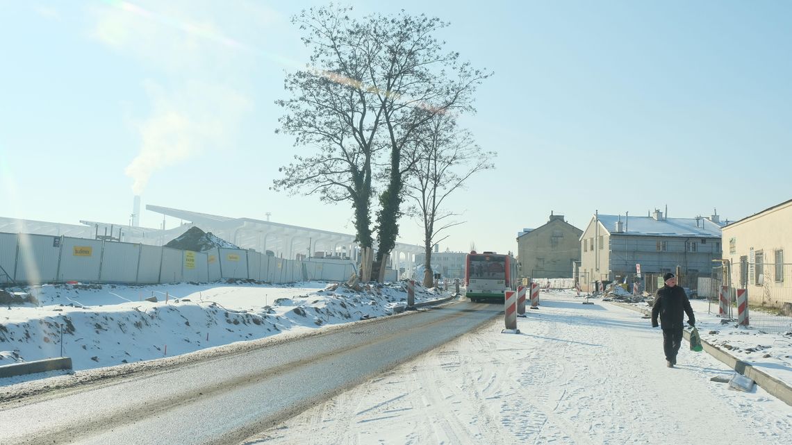 Lublin. Czy tu musi być tak ciemno? Stare oświetlenie zdemontowano, nowego jeszcze nie ma Lublin. Czy tu musi być tak ciemno? Stare oświetlenie zdemontowano, nowego jeszcze nie ma