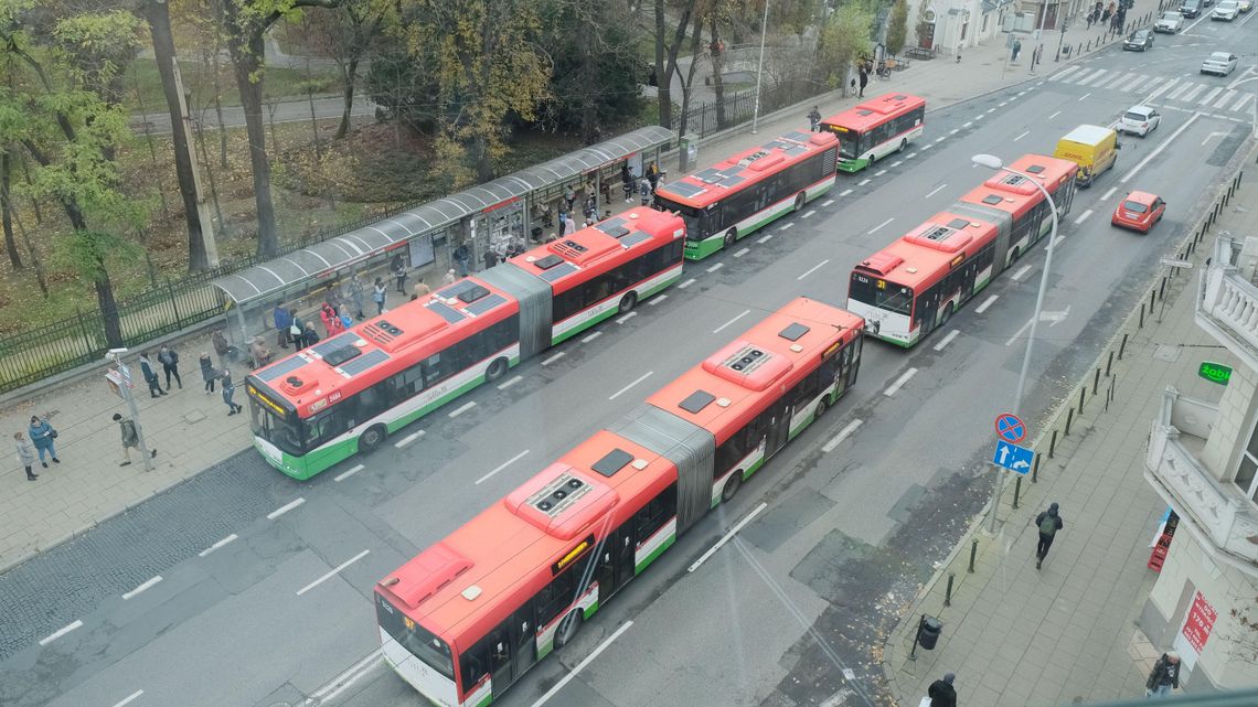 Lublin: Dłużej postoimy na przystankach. Zarząd Transportu Miejskiego chce ograniczyć liczbę kursów