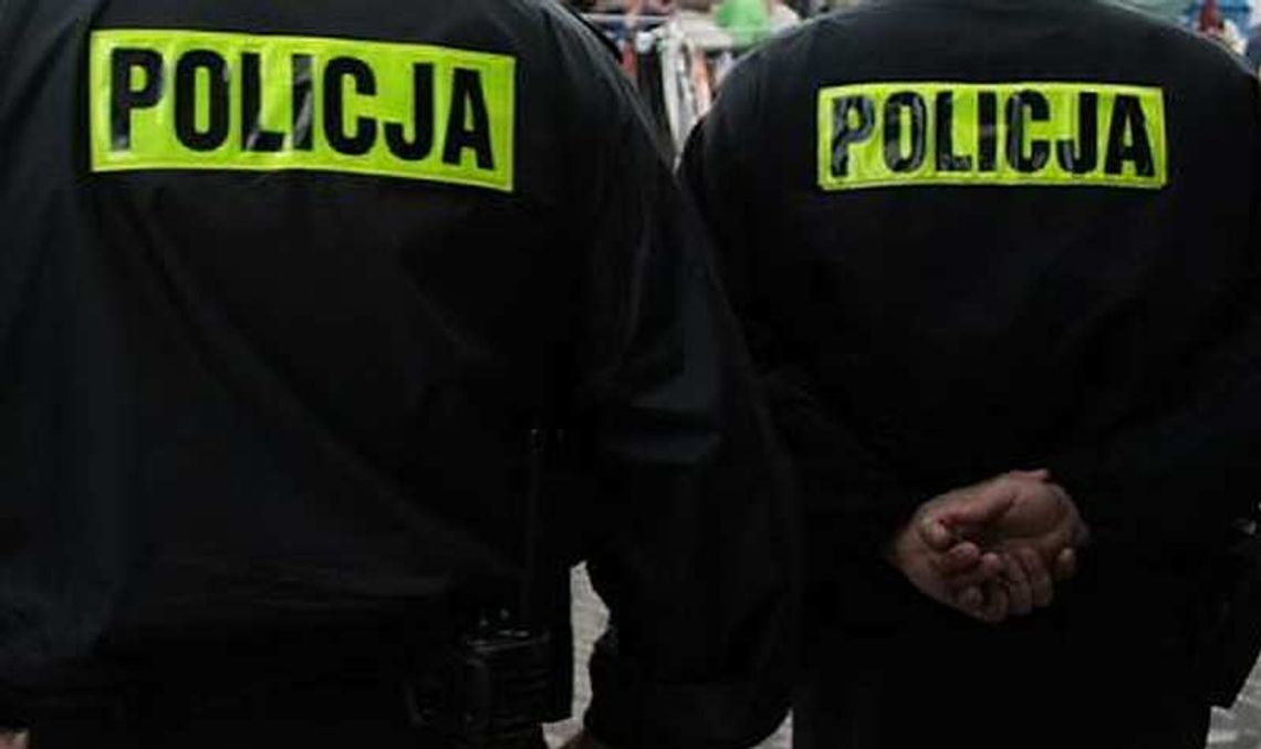 Lublin: Dzieci zdewastowały cmentarz przy ul. Walecznych Lublin: Dzieci zdewastowały cmentarz przy ul. Walecznych
