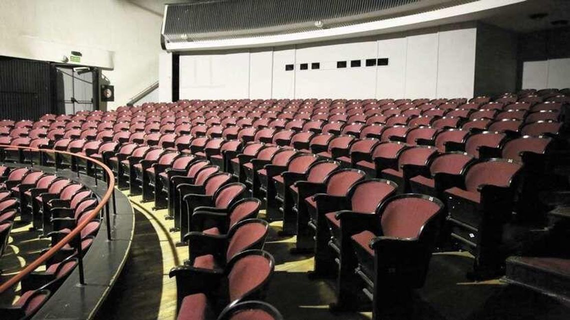 Lublin: Fotele kinowe rozeszły się w moment. Miały ponad 50 lat Lublin: Fotele kinowe rozeszły się w moment. Miały ponad 50 lat