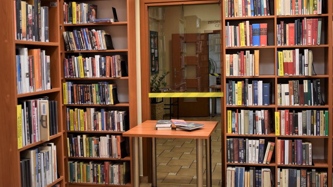 Lublin: Galerie handlowe zdążyły się otworzyć, biblioteki nie