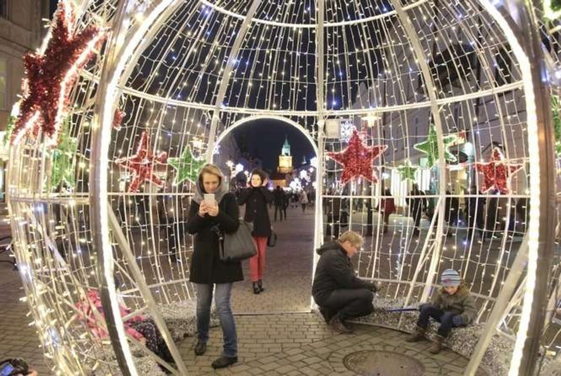 Lublin: iluminacje świąteczne już świecą (zdjęcia) Lublin: iluminacje świąteczne już świecą (zdjęcia)