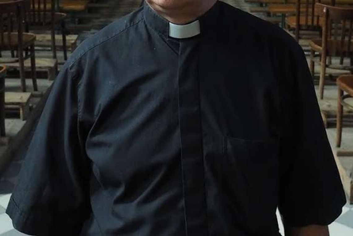 Lublin: Jeden zagadywał księdza, a drugi kradł