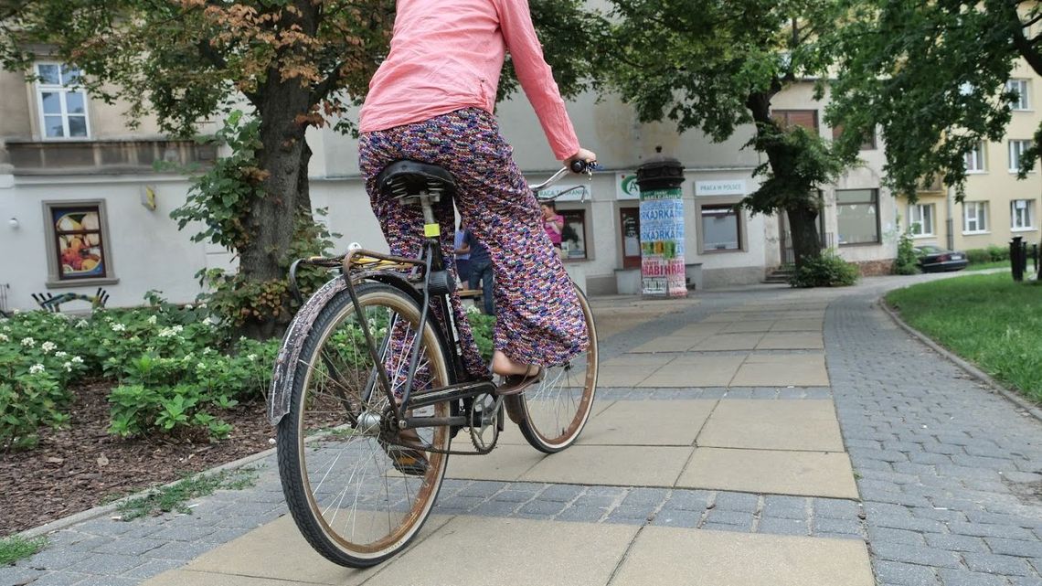 Lublin: Jest problem z samoobsługowymi stacjami naprawy rowerów