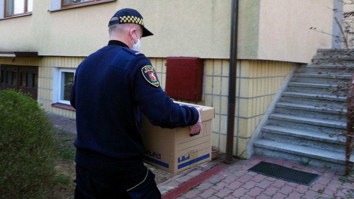 Lublin. Jesteś na kwarantannie, a potrzebujesz zakupów? Zadzwoń