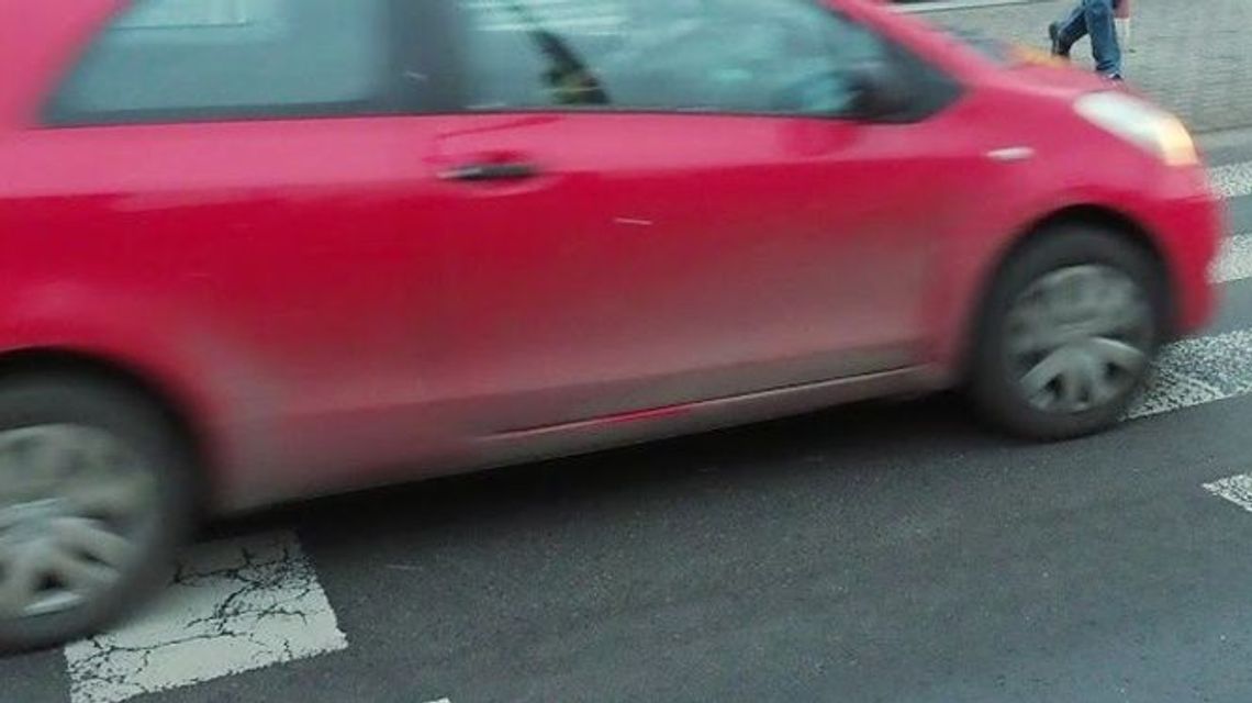 Lublin: Kierowca potrącił pieszego na przejściu. Takiej reakcji świadka się nie spodziewał