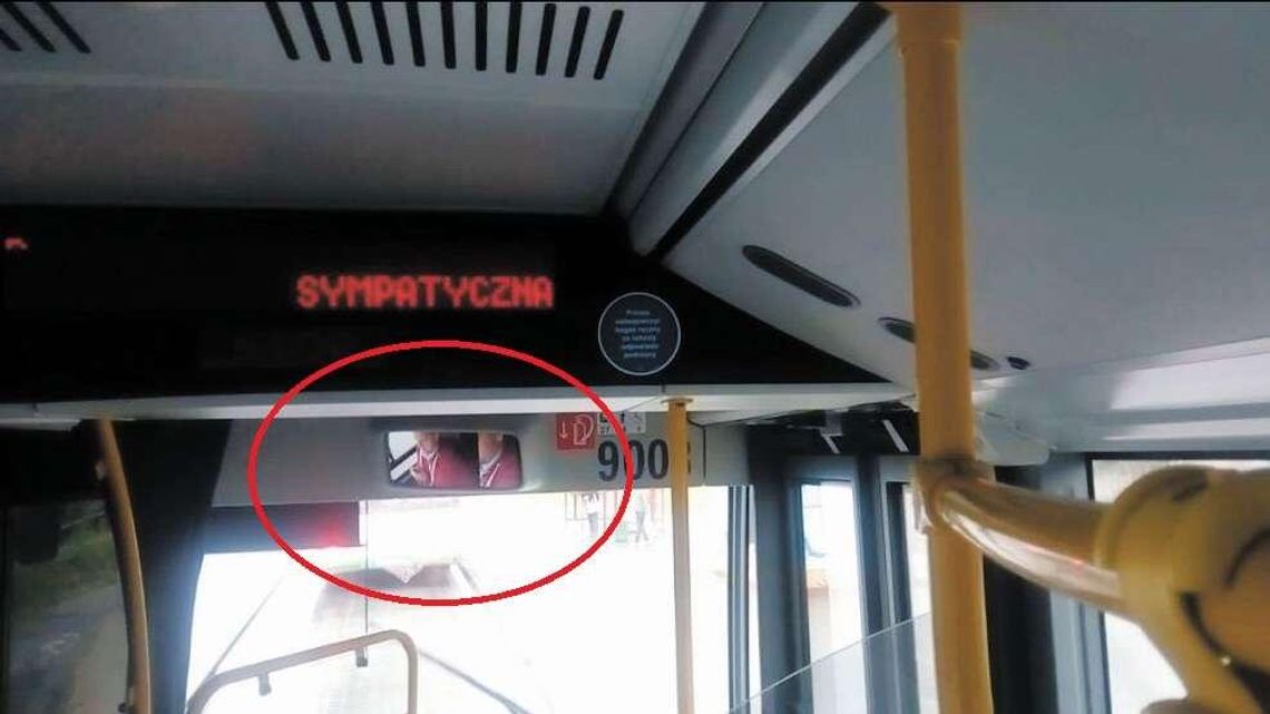 Lublin: Kierowca prowadził miejski autobus i oglądał film w telefonie komórkowym