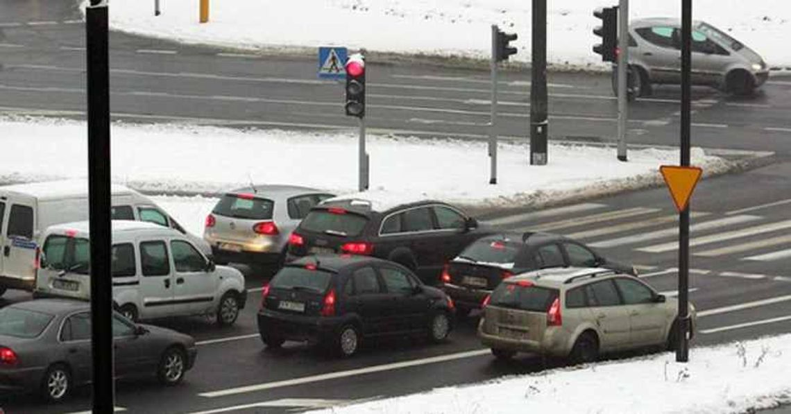 Lublin: Kierowca zasnął w aucie. Zablokował skrzyżowanie