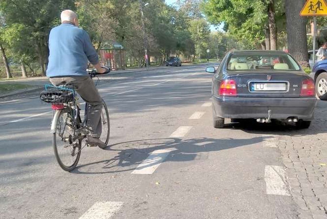 Lublin: Kierowcy aut parkują na pasach dla rowerów. Posypały się mandaty