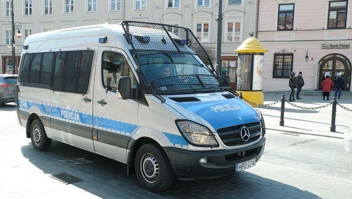 Lublin: Kolejni policjanci zakażeni koronawirusem. III Komisariat zamknięty