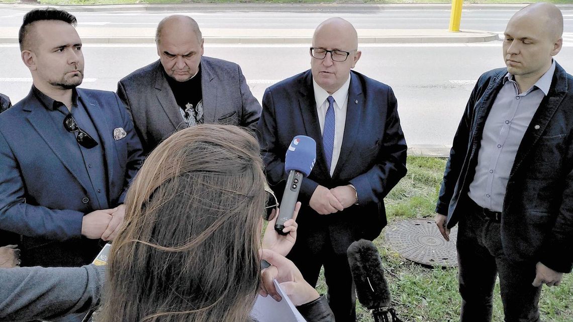 Lublin: Krzysztof Żuk pozywa radnych PiS. Chodzi o nocną akcję przesadzania drzew z ul. Lipowej