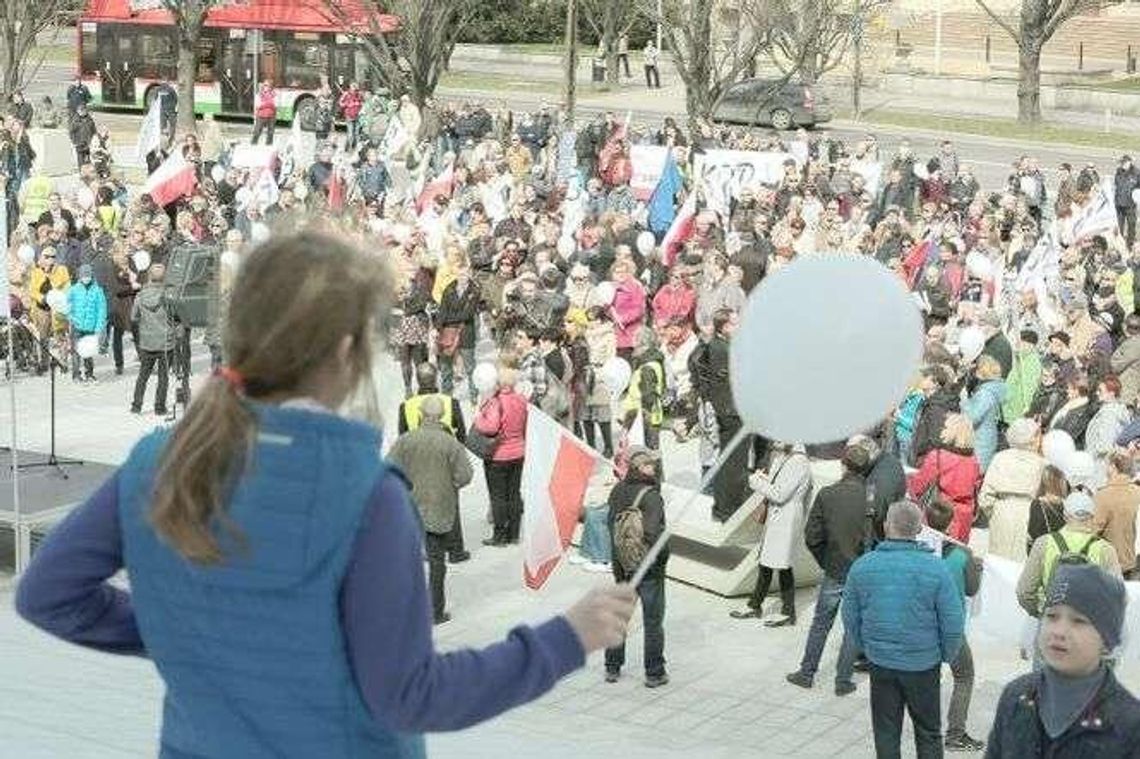 Lublin: Kto blokuje studentów? Ktoś zgłosił pięć manifestacji w tym samym czasie Lublin: Kto blokuje studentów? Ktoś zgłosił pięć manifestacji w tym samym czasie