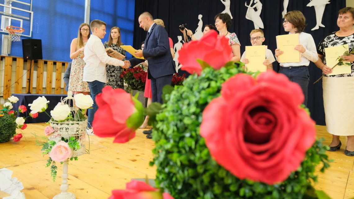 Lublin: Laureaci konkursów plastycznych dostali stypendia, książki i dyplomy [zdjęcia]