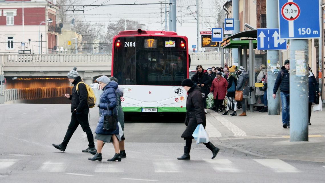 Lublin: Machaj na żądanie, bo nie wsiądziesz do autobusu. Zmiany także w zasadach kontroli biletów Lublin: Machaj na żądanie, bo nie wsiądziesz do autobusu. Zmiany także w zasadach kontroli biletów