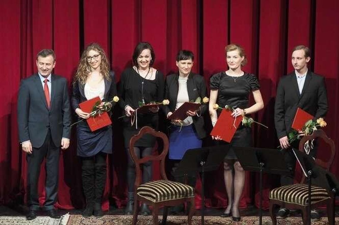 Lublin: Medale i nagrody dla ludzi związanych z teatrem (zdjęcia) Lublin: Medale i nagrody dla ludzi związanych z teatrem (zdjęcia)