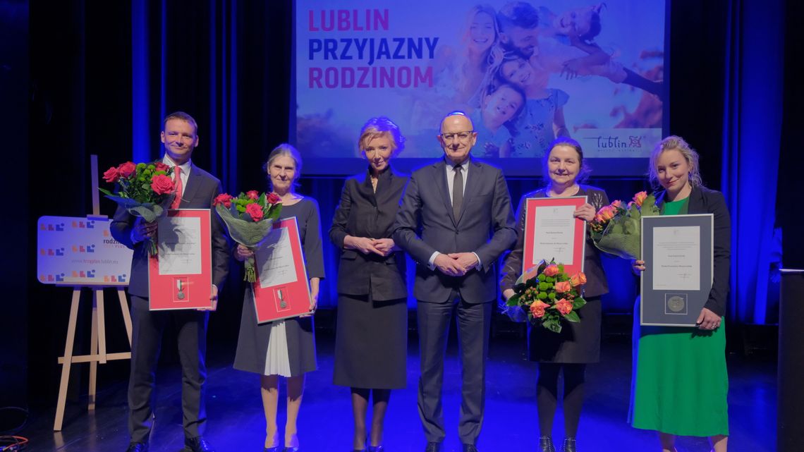 Lublin. Medale za wspieranie lubelskiej polityki rodzinnej Lublin. Medale za wspieranie lubelskiej polityki rodzinnej