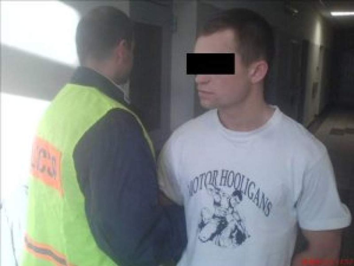 Lublin: Miał w mieszkaniu 3 kilogramy marihuany (wideo) Lublin: Miał w mieszkaniu 3 kilogramy marihuany (wideo)
