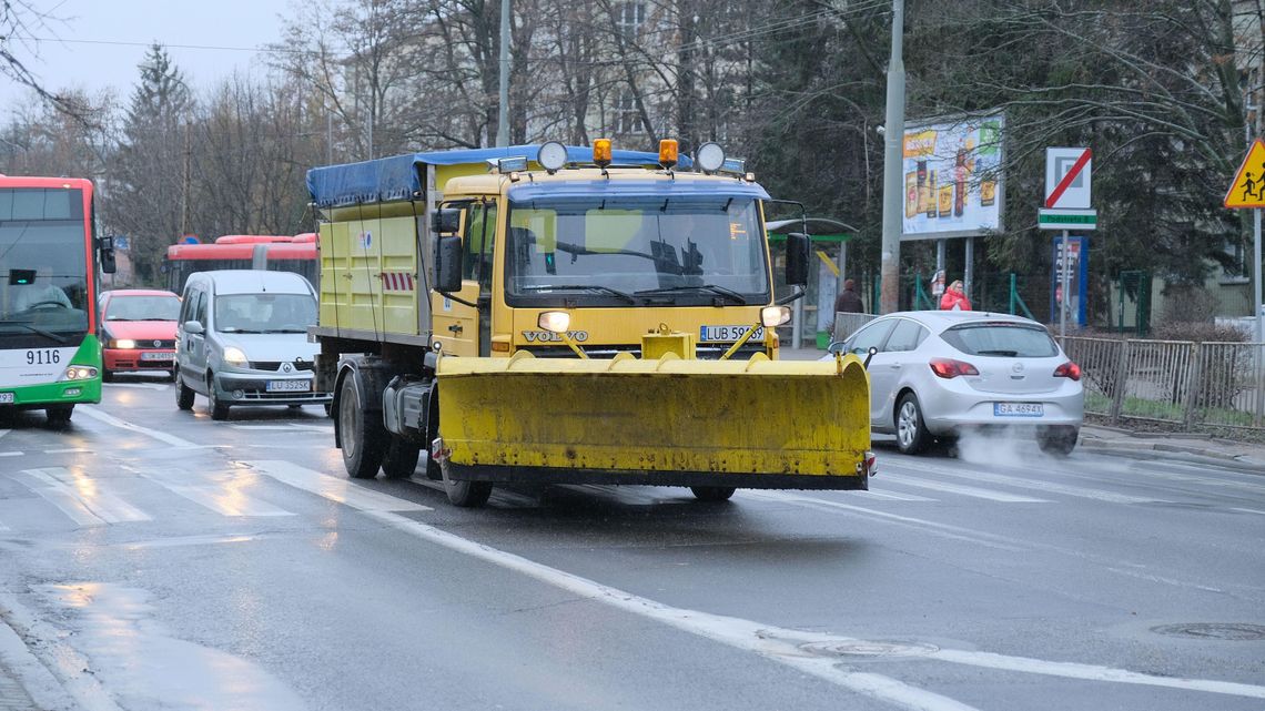 Lublin: Miasto jest przygotowane do zimy. Na opady śniegu czeka kilkadziesiąt maszyn
