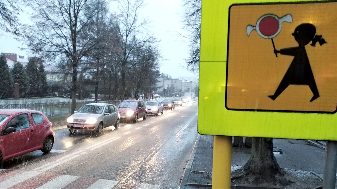 Lublin: Mieszkańcy nie chcą nowych bloków w sąsiedztwie. Boją się, że zakorkuje się ulica dojazdowa do ich osiedla Lublin: Mieszkańcy nie chcą nowych bloków w sąsiedztwie. Boją się, że zakorkuje się ulica dojazdowa do ich osiedla