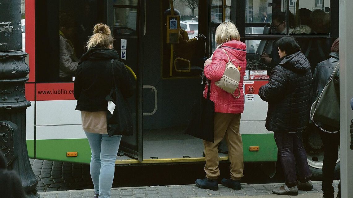 Lublin: Miliony złotych w kieszeniach gapowiczów. Rekordzista uzbierał 294 "mandaty" Lublin: Miliony złotych w kieszeniach gapowiczów. Rekordzista uzbierał 294 "mandaty"