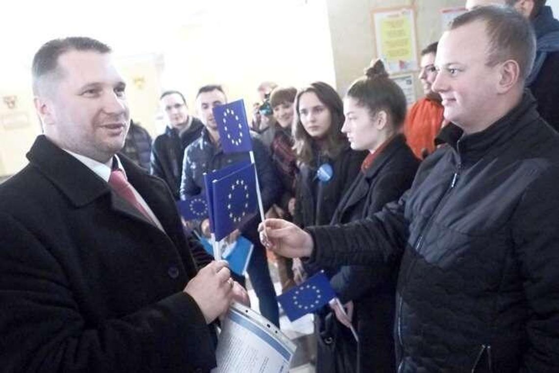 Lublin: Młodzi pytają wojewodę o flagę UE. Jest odpowiedź