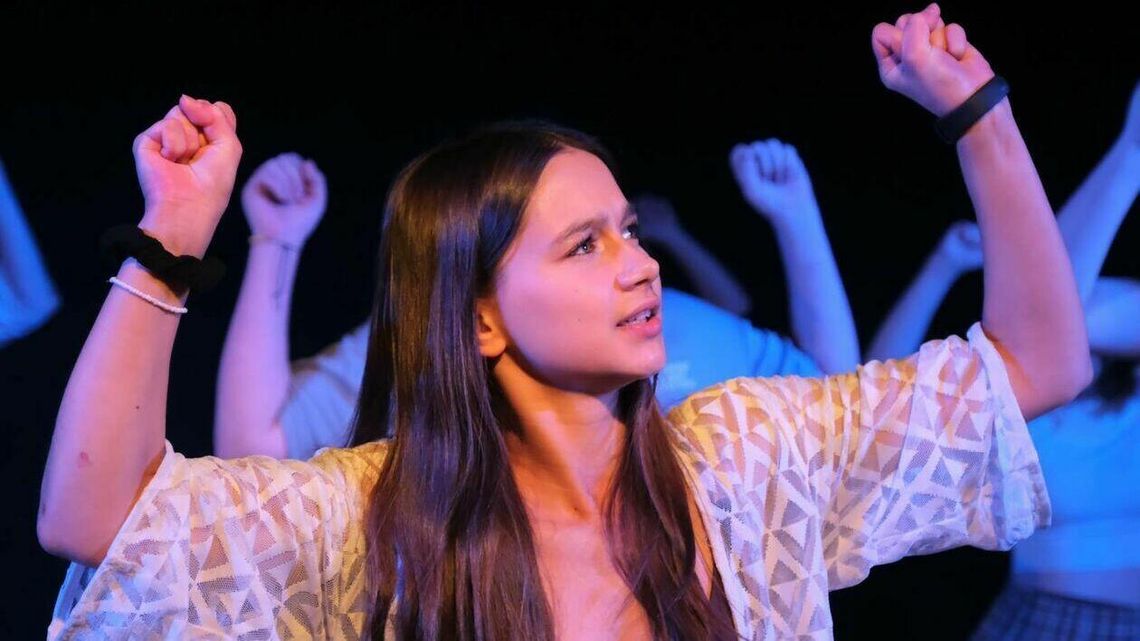 Lublin. Młodzież pokazała "Naukę pływania" na deskach teatru 