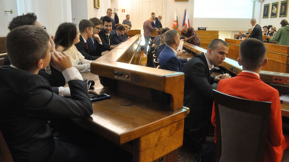 Lublin: Młodzieżowa Rada Miasta. Nie udało się wybrać lidera Lublin: Młodzieżowa Rada Miasta. Nie udało się wybrać lidera