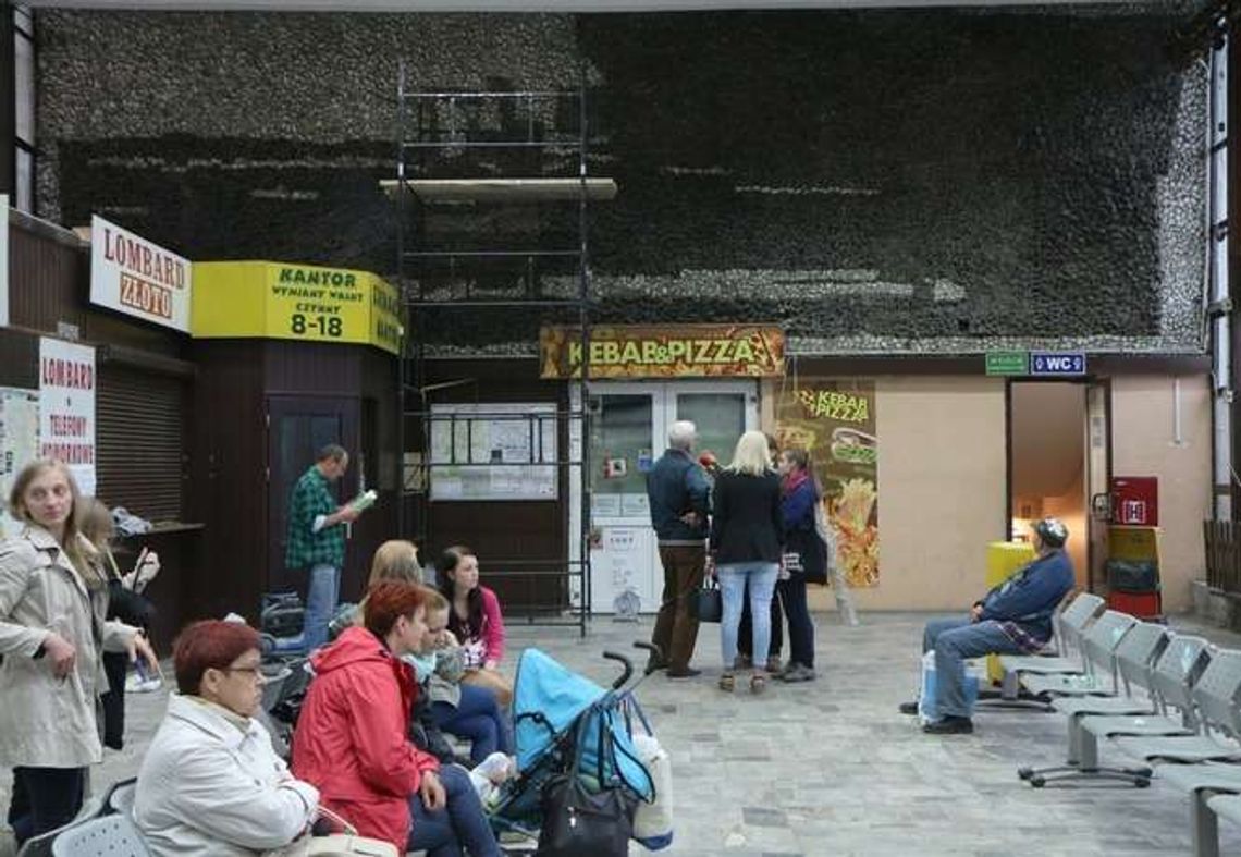 Lublin: Mozaika na dworcu PKS jest już czysta. Po raz pierwszy od około 30 lat (wideo, zdjęcia)
