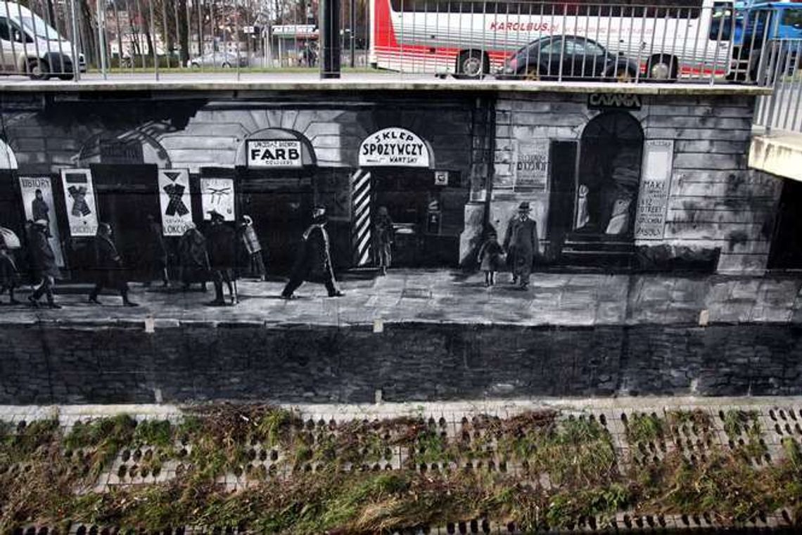 Lublin: Mural z przedwojennych zdjęć już gotowy. Wygląda świetnie! Lublin: Mural z przedwojennych zdjęć już gotowy. Wygląda świetnie!