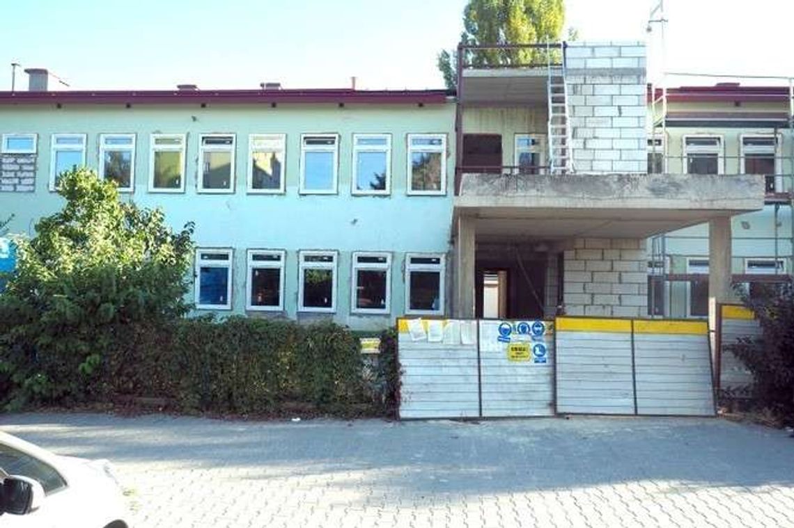 Lublin: Nadzieje na nowy budynek dla szkoły ugrzęzły na placu budowy