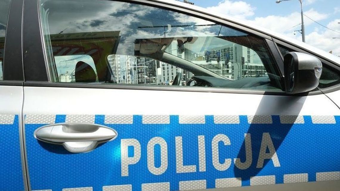 Lublin: Najpierw przewracała śmietniki na ulicach, a potem rzuciła się z nożem na policjantów