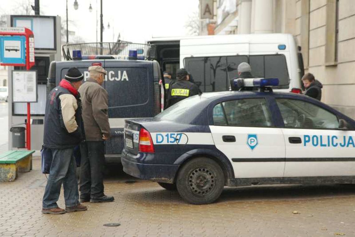 Lublin: Nie żyje pieszy, który zasłabł koło Poczty Głównej Lublin: Nie żyje pieszy, który zasłabł koło Poczty Głównej