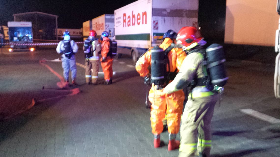 Lublin: Niebezpieczny wyciek chemikaliów przy ul. Metalurgicznej. Strażacy w akcji [zdjęcia]