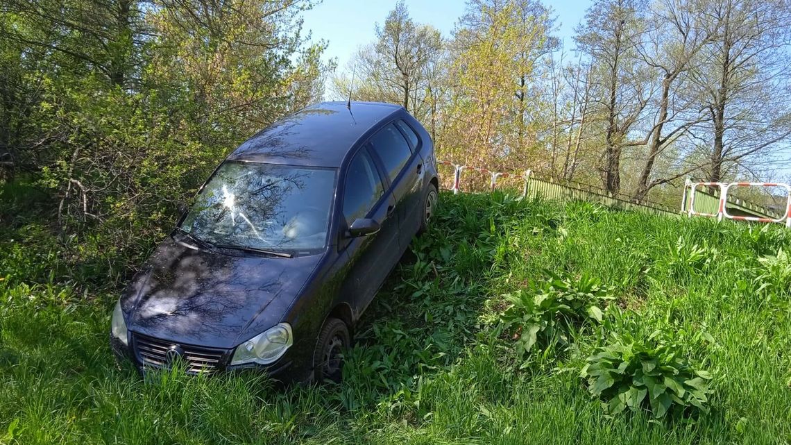 Lublin: Niecodzienne "miejsce parkingowe". Nocna podróż zakończona na skarpie [zdjęcia]