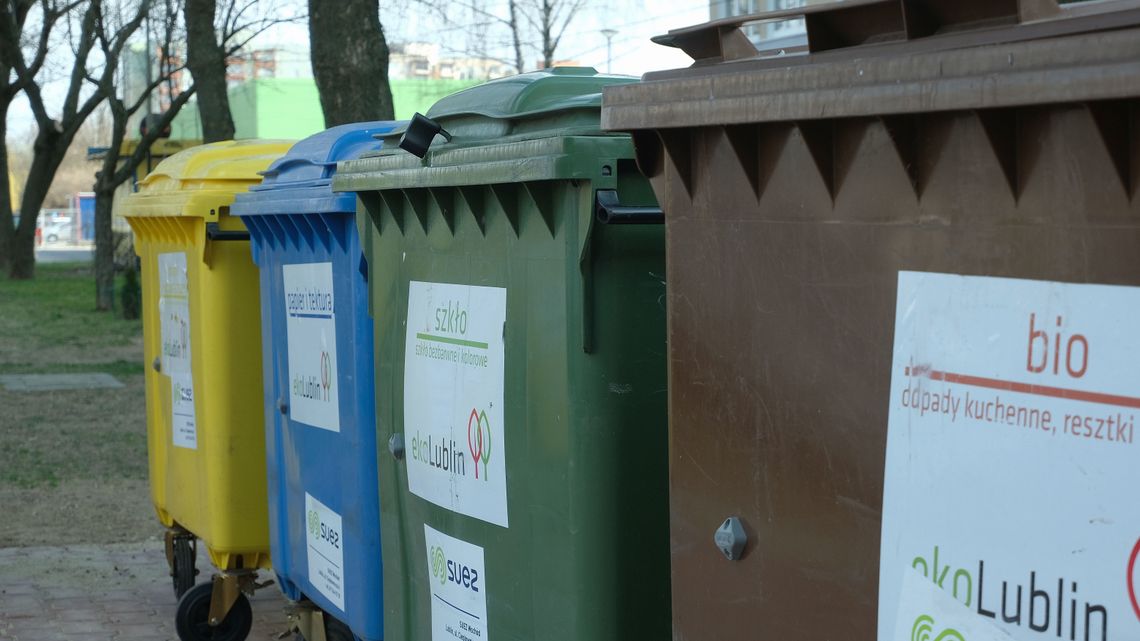 Lublin: Obowiązkowa segregacja odpadów. Ściągawka zawiśnie w pobliżu wiat śmietnikowych