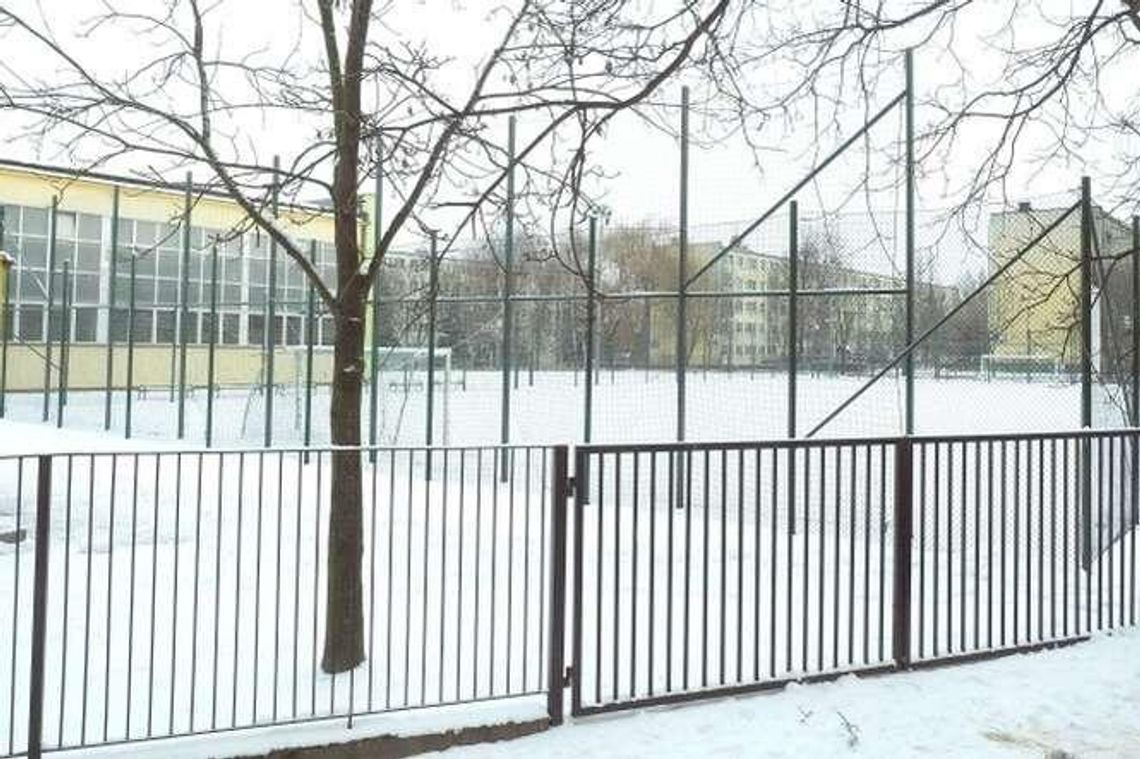 Lublin: Orlik przy ul. Tumidajskiego nie będzie miał dachu za 600 tys. zł Lublin: Orlik przy ul. Tumidajskiego nie będzie miał dachu za 600 tys. zł