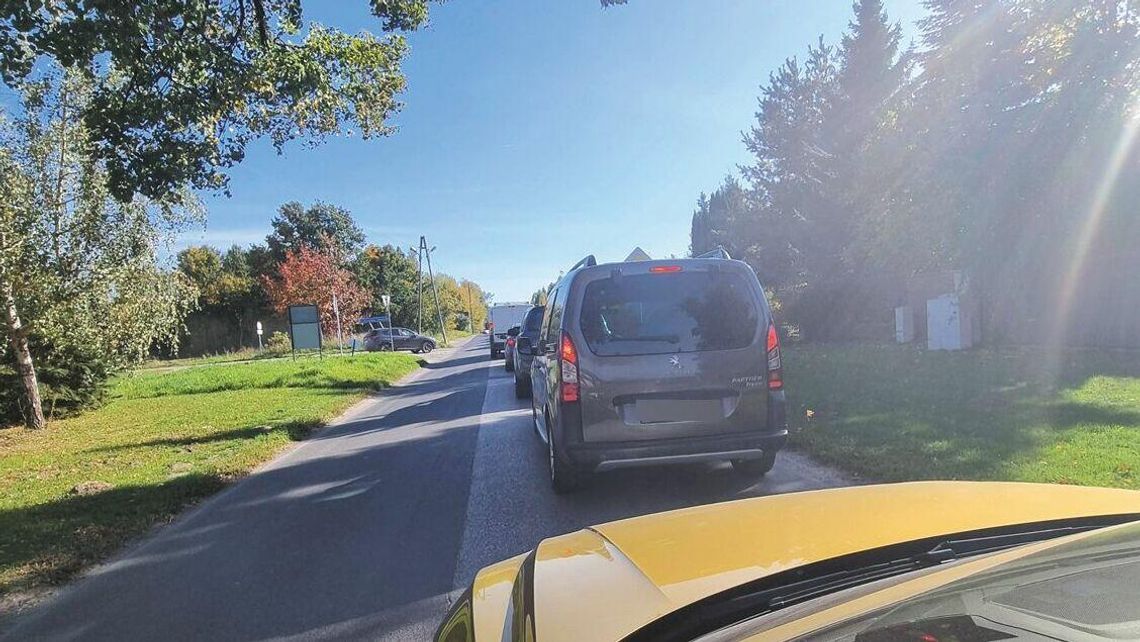 Lublin: Osiem lat czekają na chodnik. "Prosimy o interwencję, zanim stanie się coś strasznego"