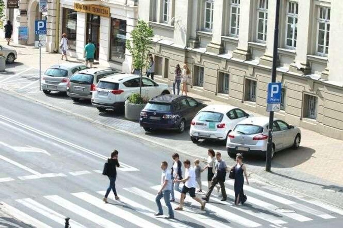 Lublin: Parkingi bez białych linii nie mogą być płatne? Lublin: Parkingi bez białych linii nie mogą być płatne?